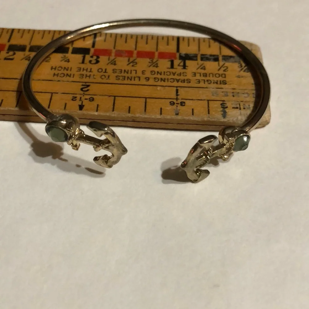 Gold tone Anchor bracelet - Picture 1 of 4